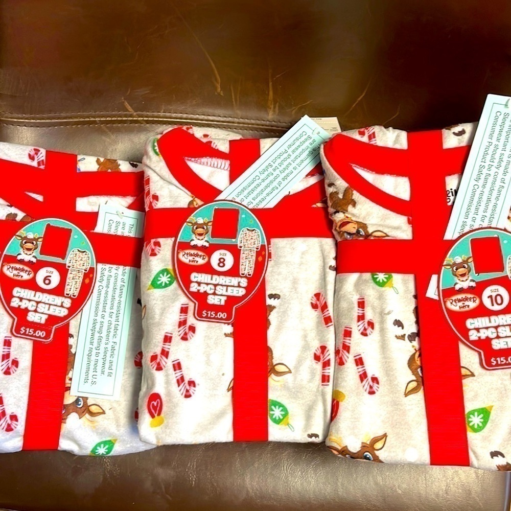 COPY - Target Christmas Reindeer Size 10 Children's 2-pc Sleep Pajamas Set.